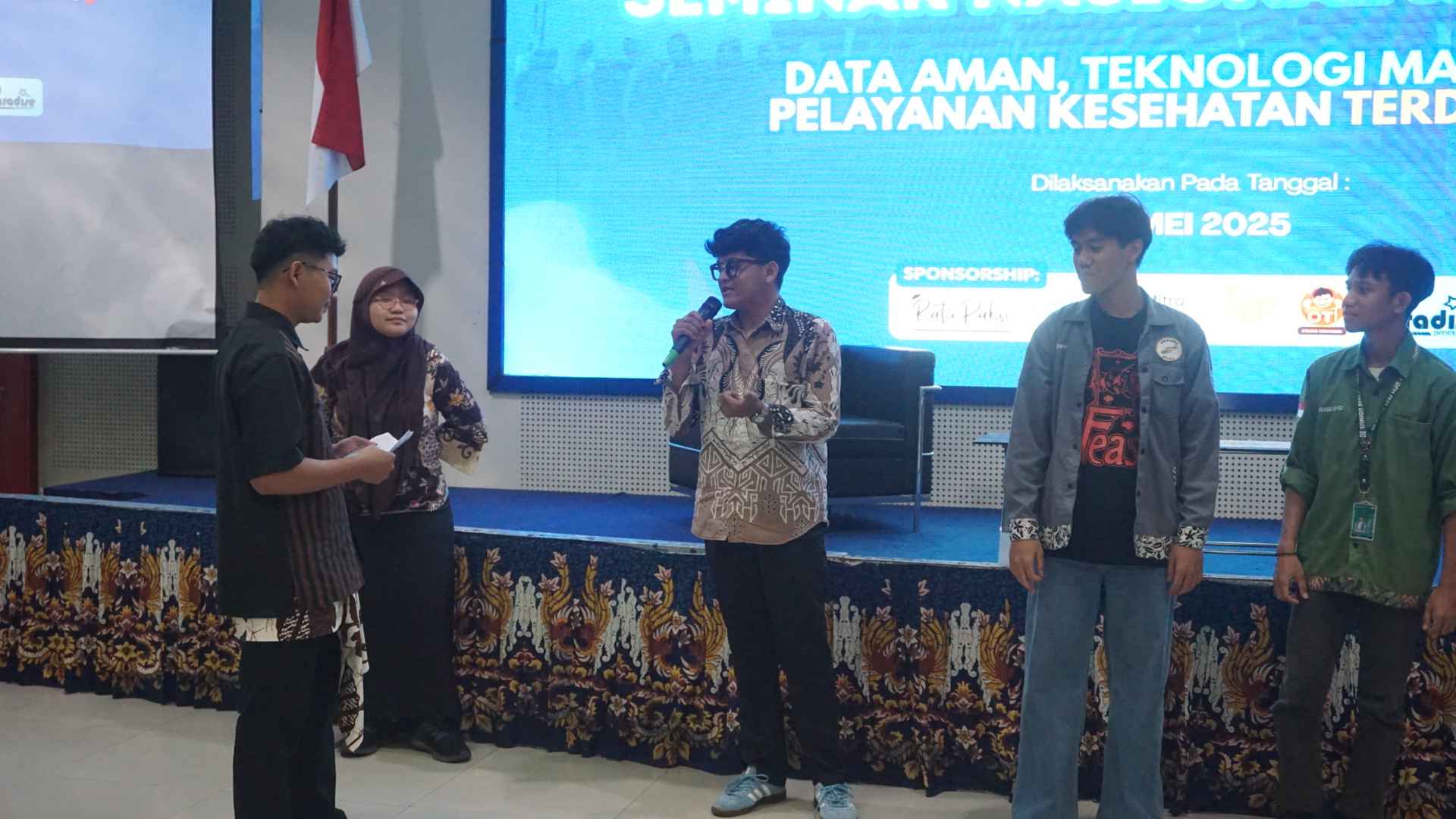 Ice Breaking oleh MC 